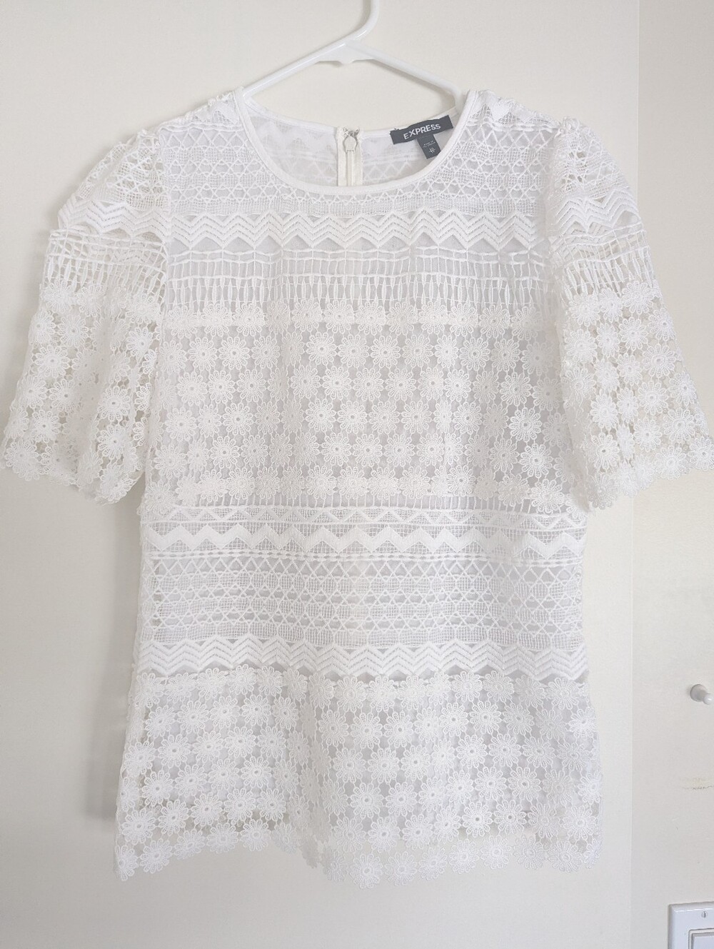 Express White Lace Short Sleeve Top - Size XS